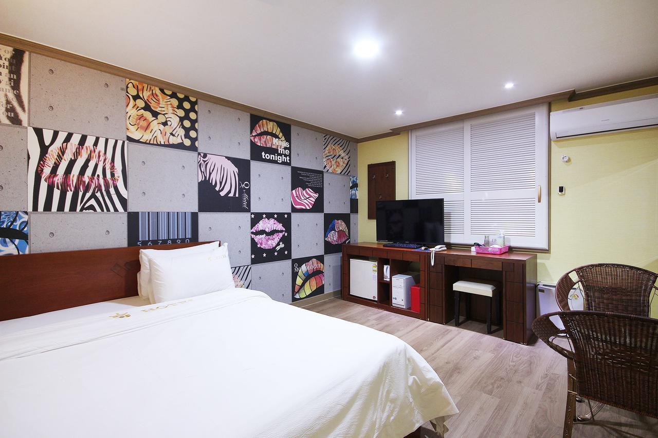 אנדונג Happy Q Motel מראה חיצוני תמונה